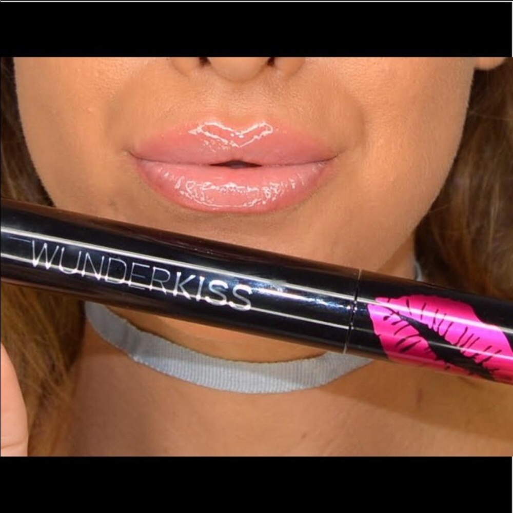 HP 💄 WunderKiss Lip Plumping Gloss